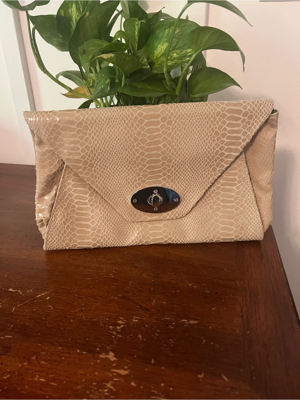 NWOT Perlina Tan Snake-Print Envelope Clutch